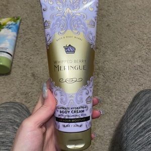 Whipped Berry Meringue Body Lotion